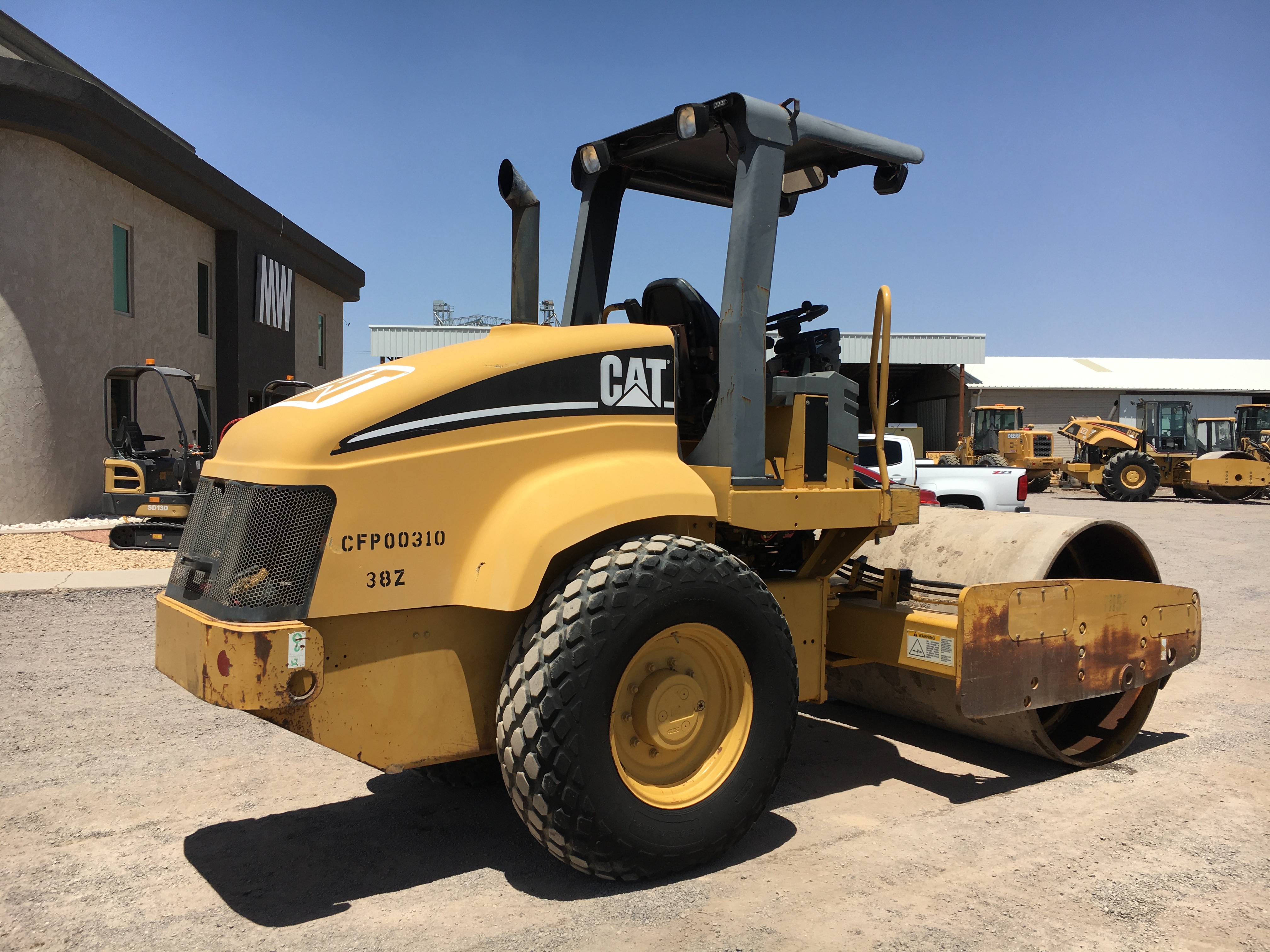 ./imagenes/INVOICE/2019/16609/COMPACTADOR CAT_CS433E (19).JPG